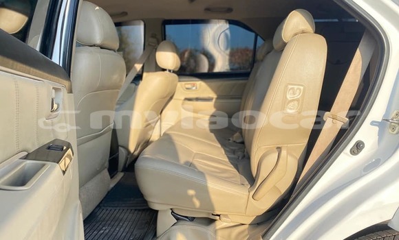Buy Used Toyota Fortuner White Car in Vientiane in Vientiane Province Buy Used Toyota Fortuner White Car in Vientiane in Vientiane Province