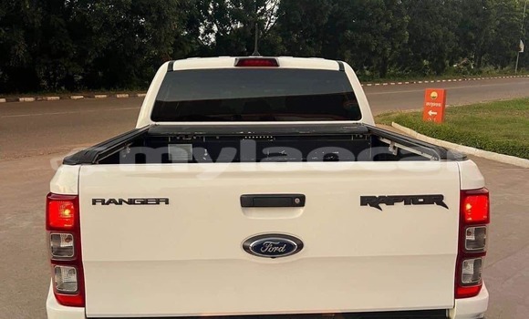 Buy Used Toyota Hilux White Car in Vientiane in Vientiane Province Buy Used Toyota Hilux White Car in Vientiane in Vientiane Province