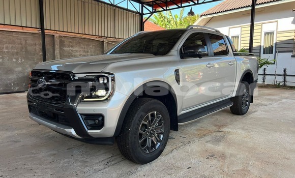 Buy Used Toyota Hilux Other Car in Luang Prabang in Louangphabang Province Buy Used Toyota Hilux Other Car in Luang Prabang in Louangphabang Province