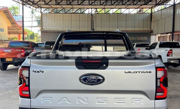 Buy Used Toyota Hilux Other Car in Luang Prabang in Louangphabang Province Buy Used Toyota Hilux Other Car in Luang Prabang in Louangphabang Province
