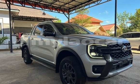 Buy Used Toyota Hilux Other Car in Luang Prabang in Louangphabang Province Buy Used Toyota Hilux Other Car in Luang Prabang in Louangphabang Province