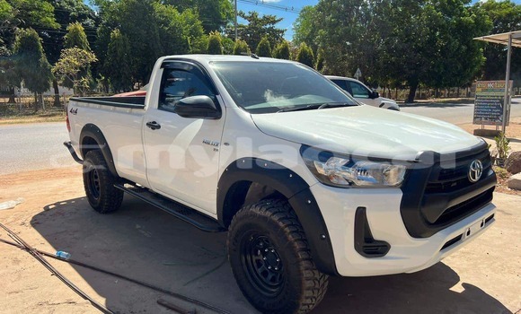 Buy Used Toyota Hilux White Car in Champasak in Champasak Province Buy Used Toyota Hilux White Car in Champasak in Champasak Province