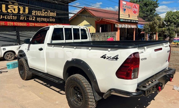 Buy Used Toyota Hilux White Car in Champasak in Champasak Province Buy Used Toyota Hilux White Car in Champasak in Champasak Province