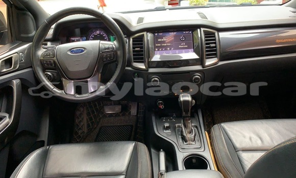 Buy Used Toyota Hilux White Car in Vientiane in Vientiane Province Buy Used Toyota Hilux White Car in Vientiane in Vientiane Province