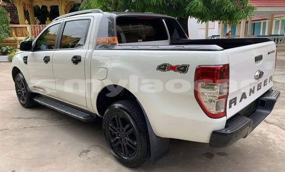 Buy Used Toyota Hilux White Car in Vientiane in Vientiane Province Buy Used Toyota Hilux White Car in Vientiane in Vientiane Province