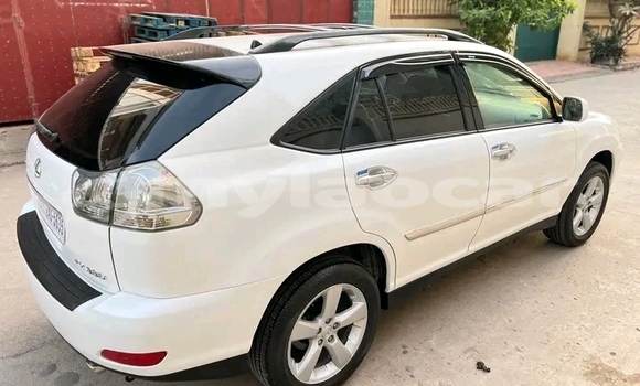 Buy Used Lexus HS White Car in Muang Khong in Champasak Province Buy Used Lexus HS White Car in Muang Khong in Champasak Province