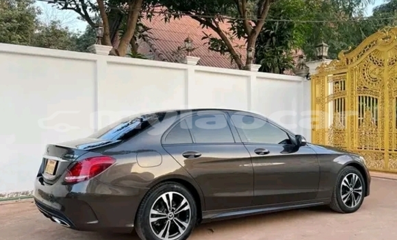 Acheter Occasion Voiture Mercedes-Benz CLK-klasse AMG Noir à Phonsavan, Xiangkhouang Province Acheter Occasion Voiture Mercedes-Benz CLK-klasse AMG Noir à Phonsavan, Xiangkhouang Province