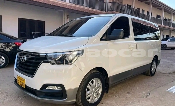 Acheter Occasion Voiture FORD MUSTANG Blanc à Muang Xay, Oudômxai Province Acheter Occasion Voiture FORD MUSTANG Blanc à Muang Xay, Oudômxai Province