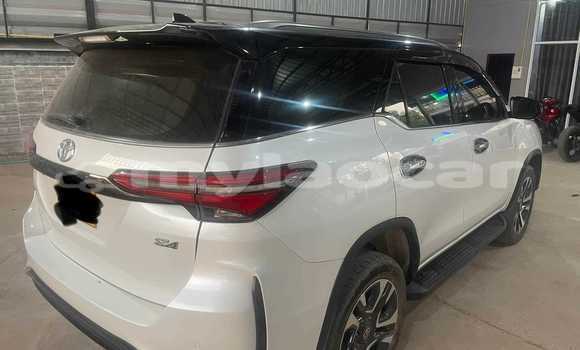 Buy Used Toyota Fortuner White Car in Vientiane in Vientiane Province Buy Used Toyota Fortuner White Car in Vientiane in Vientiane Province
