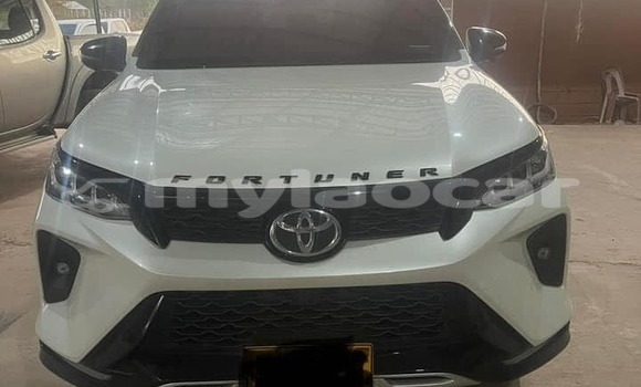Buy Used Toyota Fortuner White Car in Vientiane in Vientiane Province Buy Used Toyota Fortuner White Car in Vientiane in Vientiane Province