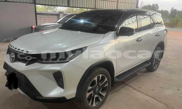 Buy Used Toyota Fortuner White Car in Vientiane in Vientiane Province Buy Used Toyota Fortuner White Car in Vientiane in Vientiane Province