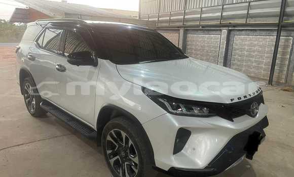 Buy Used Toyota Fortuner White Car in Vientiane in Vientiane Province Buy Used Toyota Fortuner White Car in Vientiane in Vientiane Province