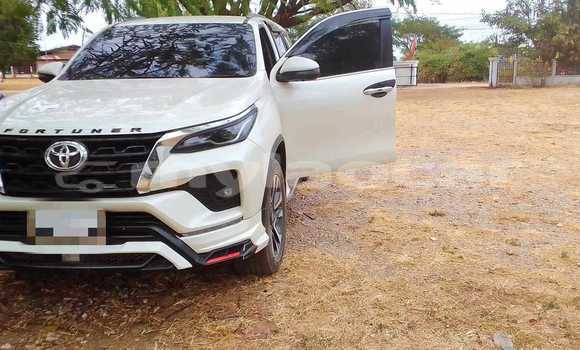 Buy Used Toyota Fortuner White Car in Vientiane in Vientiane Province Buy Used Toyota Fortuner White Car in Vientiane in Vientiane Province