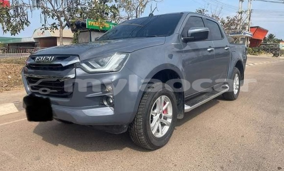Buy Used Isuzu D–MAX Black Car in Vientiane in Vientiane Province