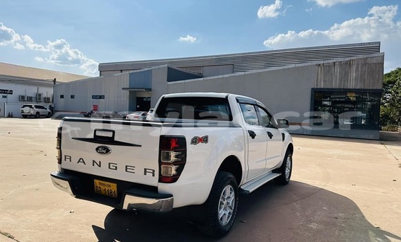 Acheter Occasion Voiture Range Rover Range Rover Blanc à Vientiane, Vientiane Province Acheter Occasion Voiture Range Rover Range Rover Blanc à Vientiane, Vientiane Province