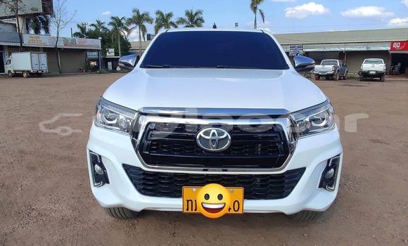 Buy Used Acura CSX White Car in Vientiane in Vientiane Province