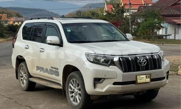 ຊື້ ໃຊ້ແລ້ວ Toyota Land Cruiser Prado Other ລົດ ໃນ Vientiane ໃນ Vientiane Province