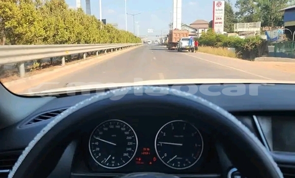 ຊື້ ໃຊ້ແລ້ວ BMW 2er Active Tourer White ລົດ ໃນ Muang Khongxedon ໃນ Champasak Province