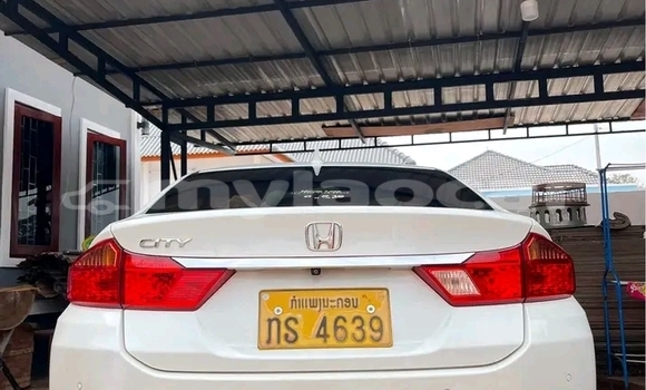Buy Used Honda City White Car in Luang Namtha in Luang Namtha Province
