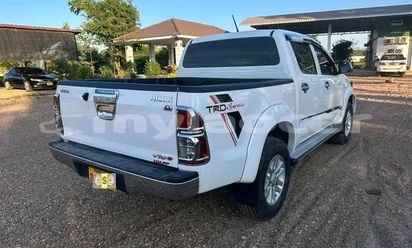 Buy Used Toyota Hilux White Car in Sainyabuli in Xaignabouli Province Buy Used Toyota Hilux White Car in Sainyabuli in Xaignabouli Province
