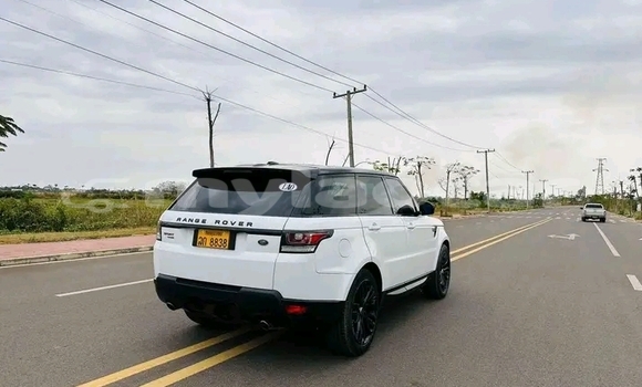 Buy Used Range Rover Range Rover White Car in Luang Namtha in Luang Namtha Province Buy Used Range Rover Range Rover White Car in Luang Namtha in Luang Namtha Province