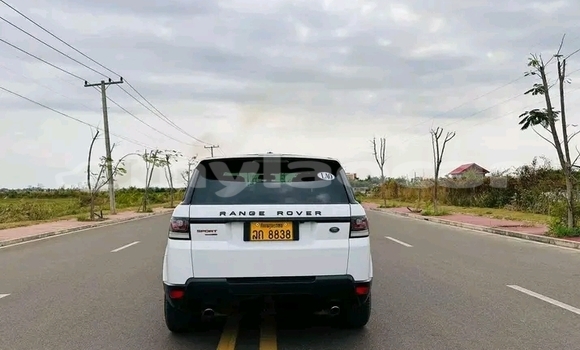 Buy Used Range Rover Range Rover White Car in Luang Namtha in Luang Namtha Province Buy Used Range Rover Range Rover White Car in Luang Namtha in Luang Namtha Province