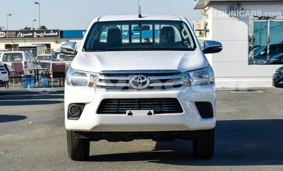 Acheter Import Voiture Toyota Hilux Blanc à Import - Dubai, Attapeu Province Acheter Import Voiture Toyota Hilux Blanc à Import - Dubai, Attapeu Province