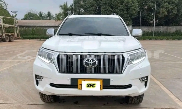 Buy Used Toyota Aristo White Car in Luang Prabang in Louangphabang Province Buy Used Toyota Aristo White Car in Luang Prabang in Louangphabang Province