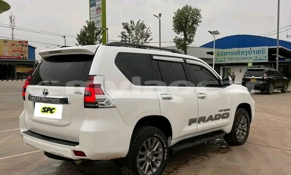 Buy Used Toyota Aristo White Car in Luang Prabang in Louangphabang Province Buy Used Toyota Aristo White Car in Luang Prabang in Louangphabang Province