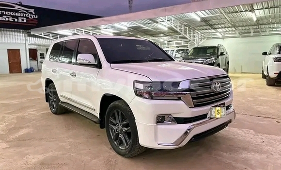 Buy Used Kia Clarus White Car in Savannakhet in Savannakhét Province Buy Used Kia Clarus White Car in Savannakhet in Savannakhét Province