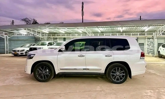 Buy Used Kia Clarus White Car in Savannakhet in Savannakhét Province Buy Used Kia Clarus White Car in Savannakhet in Savannakhét Province