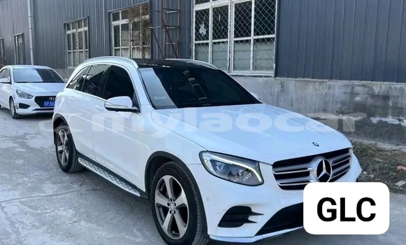 Acheter Occasion Voiture Bedford CFS Blanc à Saravan, Salavan Province Acheter Occasion Voiture Bedford CFS Blanc à Saravan, Salavan Province