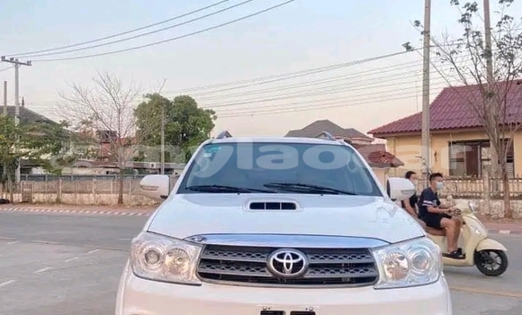 Buy Used Toyota Fortuner White Car in Import - Dubai in Attapeu Province Buy Used Toyota Fortuner White Car in Import - Dubai in Attapeu Province