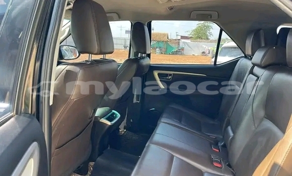 Buy Used Isuzu Hombre Black Car in Thakhek in Khammouan Province