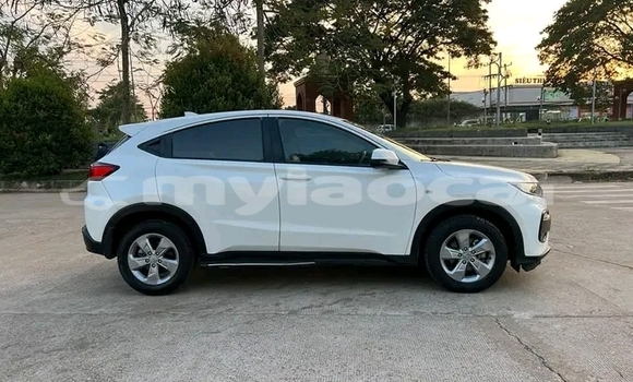 Buy Used Honda CRโV White Car in Import - Dubai in Attapeu Province Buy Used Honda CRโV White Car in Import - Dubai in Attapeu Province