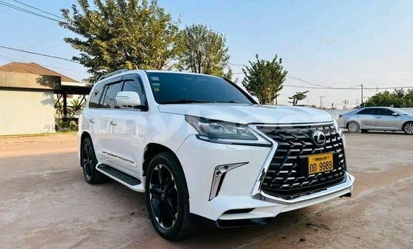Buy Used Lexus RX 330 White Car in Thakhek in Khammouan Province Buy Used Lexus RX 330 White Car in Thakhek in Khammouan Province