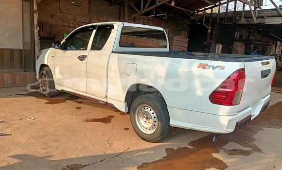Buy Used Toyota Hilux White Car in Champasak in Champasak Province Buy Used Toyota Hilux White Car in Champasak in Champasak Province