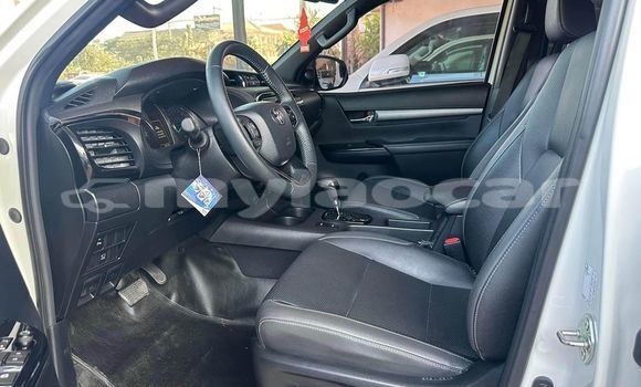 Acheter Occasion Voiture Toyota Hiluxe Revo Blanc à Huayxay, Bokeo Province Acheter Occasion Voiture Toyota Hiluxe Revo Blanc à Huayxay, Bokeo Province