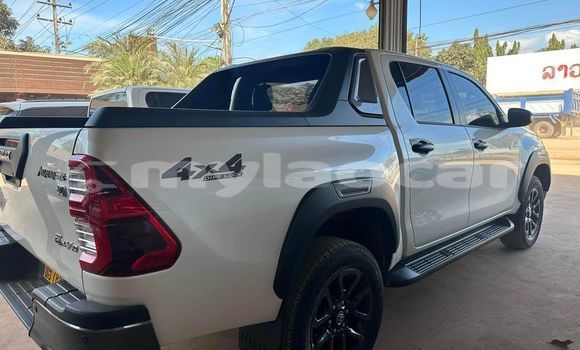 Acheter Occasion Voiture Toyota Hiluxe Revo Blanc à Huayxay, Bokeo Province Acheter Occasion Voiture Toyota Hiluxe Revo Blanc à Huayxay, Bokeo Province