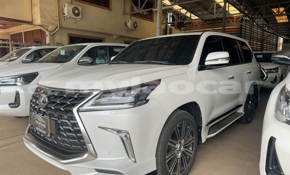 Acheter Occasion Voiture Lexus LX 570 Blanc à Champasak, Champasak Province Acheter Occasion Voiture Lexus LX 570 Blanc à Champasak, Champasak Province