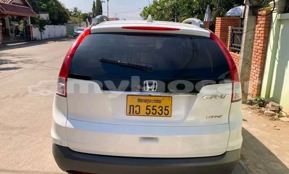 Buy Used Honda CR–V White Car in Luang Namtha in Luang Namtha Province Buy Used Honda CR–V White Car in Luang Namtha in Luang Namtha Province