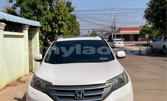 Buy Used Honda CR–V White Car in Luang Namtha in Luang Namtha Province Buy Used Honda CR–V White Car in Luang Namtha in Luang Namtha Province