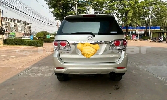 Buy Used Jeep Commander Other Car in Luang Prabang in Louangphabang Province Buy Used Jeep Commander Other Car in Luang Prabang in Louangphabang Province