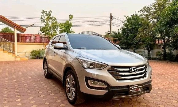 Buy Used Hyundai Elantra Other Car in Luang Namtha in Luang Namtha Province Buy Used Hyundai Elantra Other Car in Luang Namtha in Luang Namtha Province