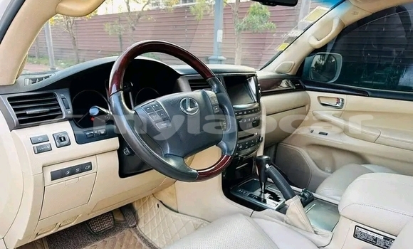 Buy Used Toyota Aristo White Car in Luang Prabang in Louangphabang Province Buy Used Toyota Aristo White Car in Luang Prabang in Louangphabang Province