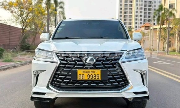 Acheter Occasion Voiture Toyota Aristo Blanc à Luang Prabang, Louangphabang Province Acheter Occasion Voiture Toyota Aristo Blanc à Luang Prabang, Louangphabang Province