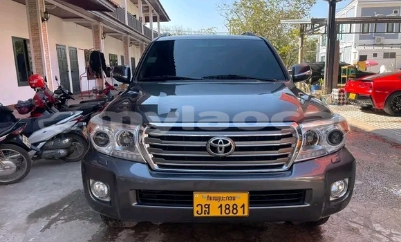 Buy Used GMC Savana Black Car in Luang Namtha in Luang Namtha Province Buy Used GMC Savana Black Car in Luang Namtha in Luang Namtha Province