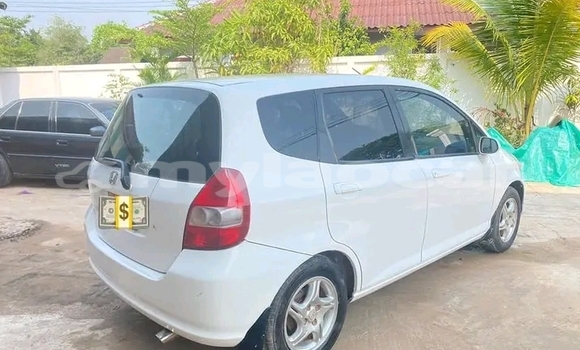 Buy Used Honda Jazz White Car in Ban Nahin in Oudômxai Province Buy Used Honda Jazz White Car in Ban Nahin in Oudômxai Province