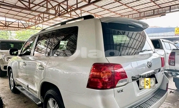 Buy Used Holden UTE White Car in Vientiane in Vientiane Province Buy Used Holden UTE White Car in Vientiane in Vientiane Province