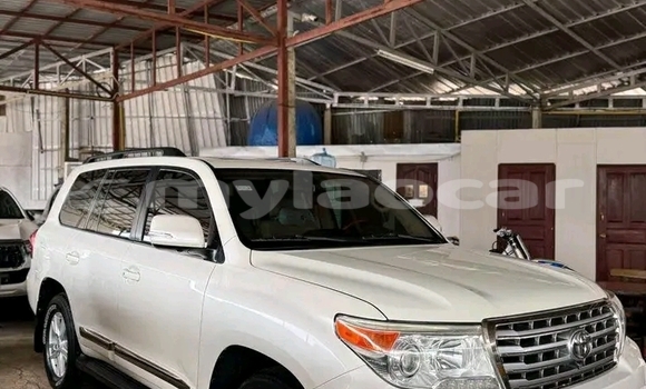 Buy Used Holden UTE White Car in Vientiane in Vientiane Province Buy Used Holden UTE White Car in Vientiane in Vientiane Province